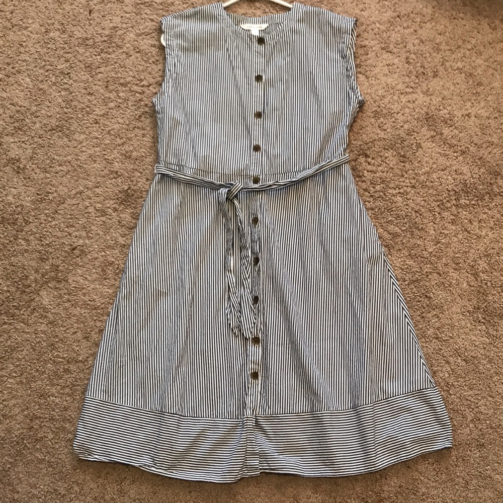 Women’s dress